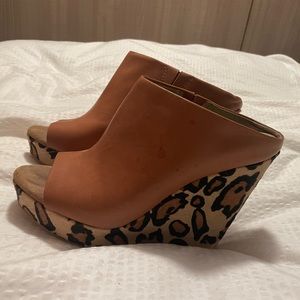 Gorgeous leopard print wedge heel